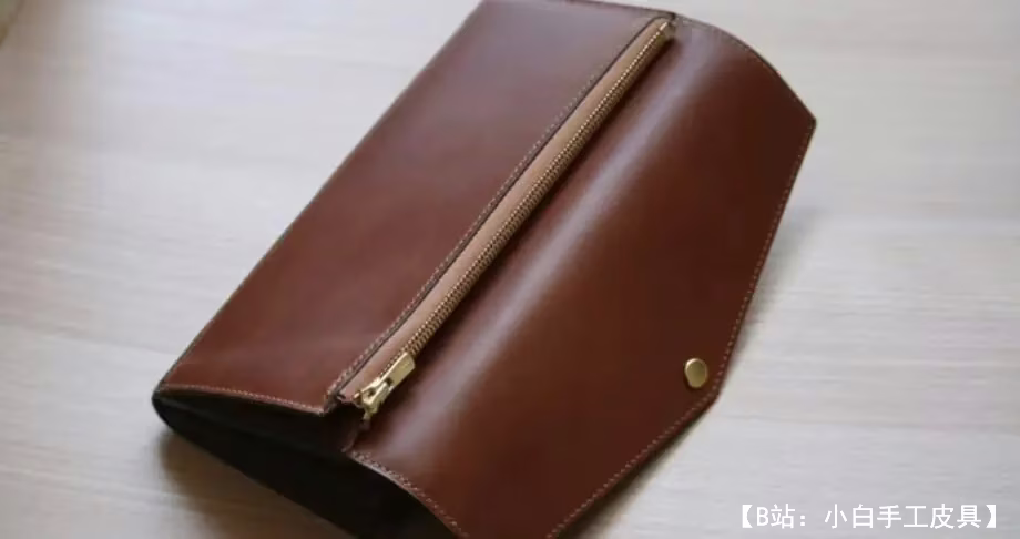 带硬币隔层的皮革长钱包的图案 - 1