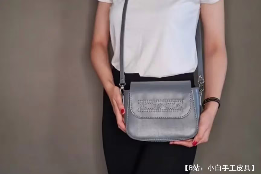 女式小号皮革斜挎包图案 - 1