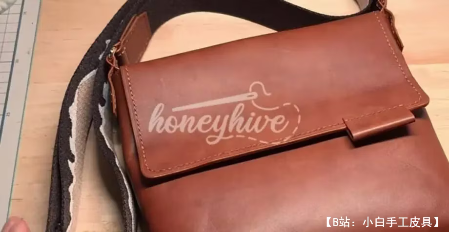 文件皮革平板电脑袋的图案 - 1