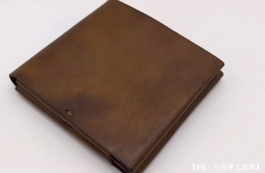 带硬币口袋的双折皮革钱包图案 - 3