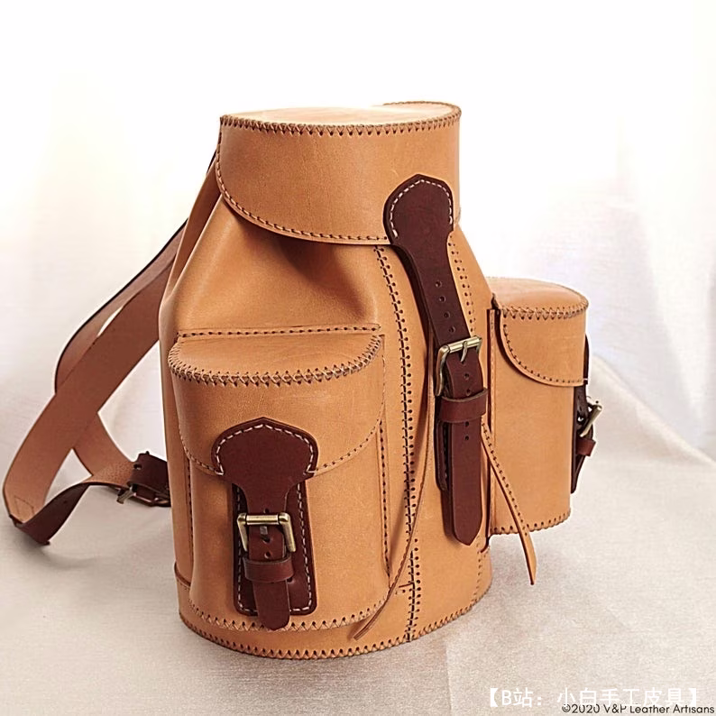 一个不寻常的小皮革背包的图案，有领带和翻盖 - 2