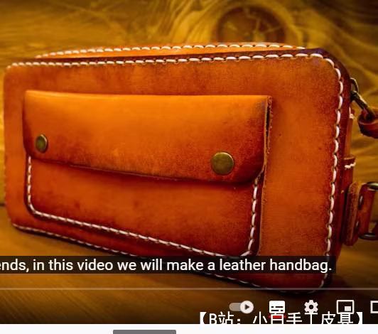 智能手机和钱包手中皮革离合器的图案 - 1