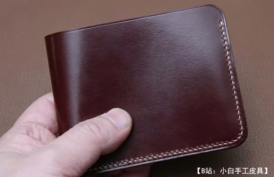 经典双折卡钱包的图案 - 1