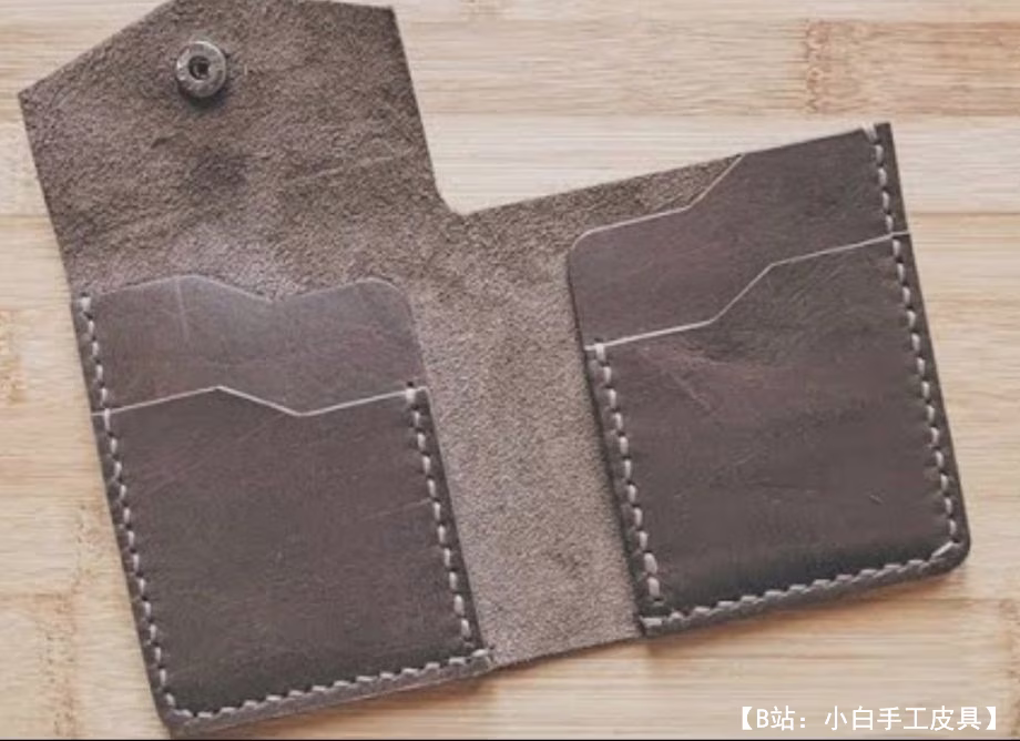 卡片按钮上的双折图案 - 1