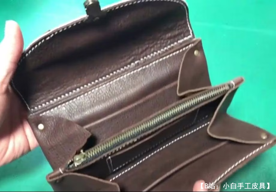 有趣的更长皮革图案，带有“果冻豆”印花 - 2