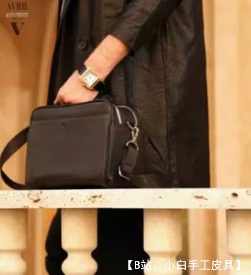 旅行中存放各种文件的优秀皮革信使的图案 - 2