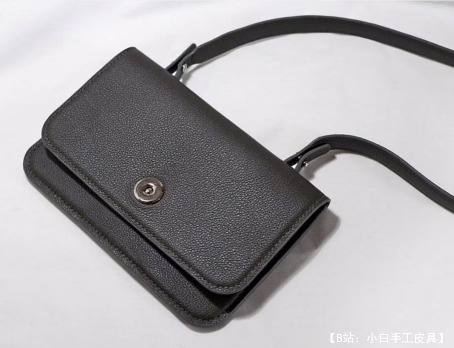 女式小号手拿包的图案 - 1