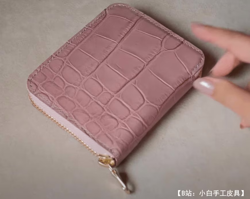 带有硬币部门的经典皮革拉链的图案 - 1