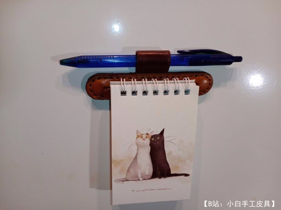带冰箱贴的皮革吊坠图案，适用于带笔的 A7 笔记本 - 2