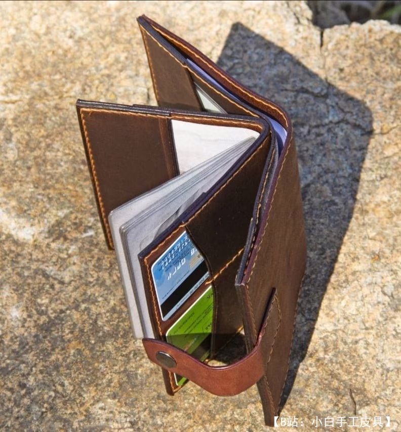 用于存放文件、卡片和俄罗斯护照的大皮钱包的图案 - 2