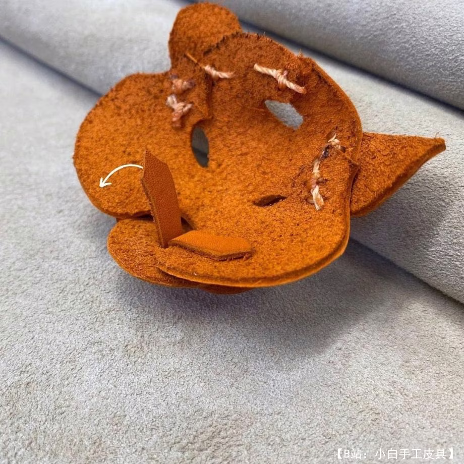 钥匙扣图案由皮革幼虎头制成 - 8