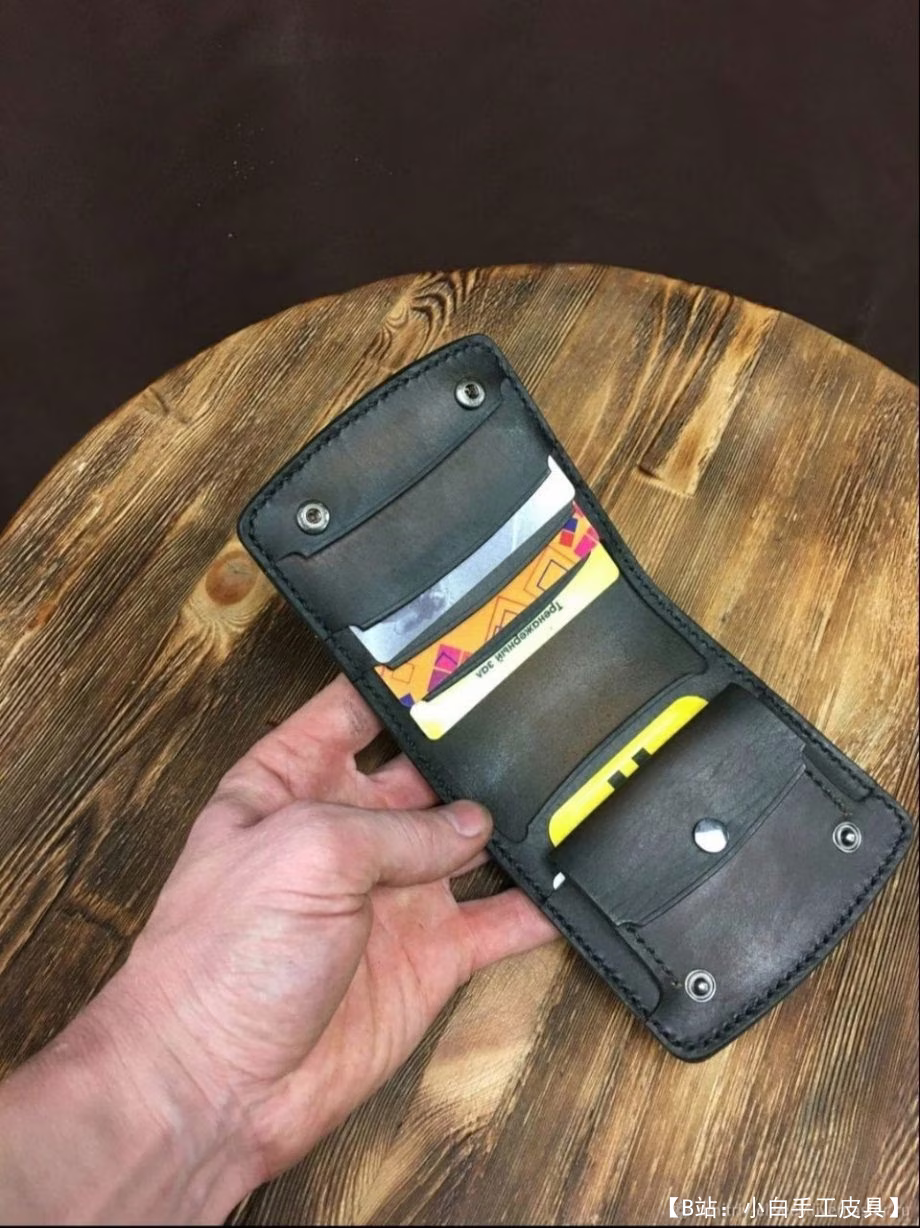 带按钮的双折钱包图案，带小物品隔层 - 2