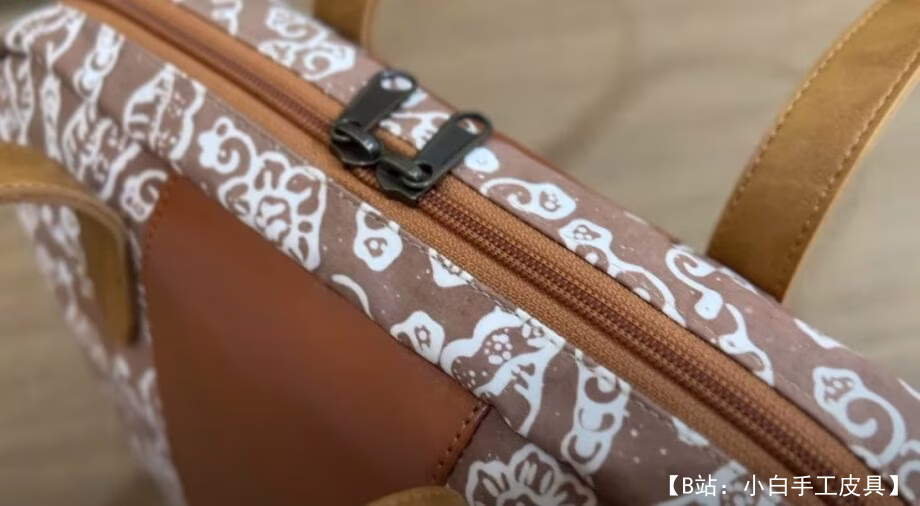 带皮革嵌件的女式小布袋图案 - 4