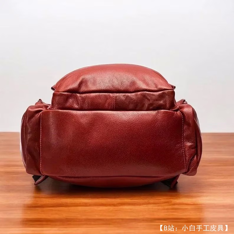 Выкройка небольшого кожаного рюкзака с двумя боковыми карманами на молнии - 2