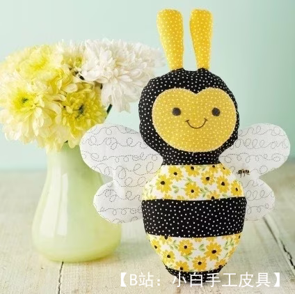 图案针织毛绒玩具蜜蜂 - 1