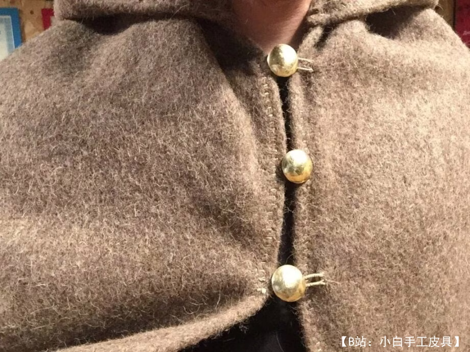 带有兜帽的斗篷图案，由古代罗马军团士兵最密的粗羊毛制成 - 3