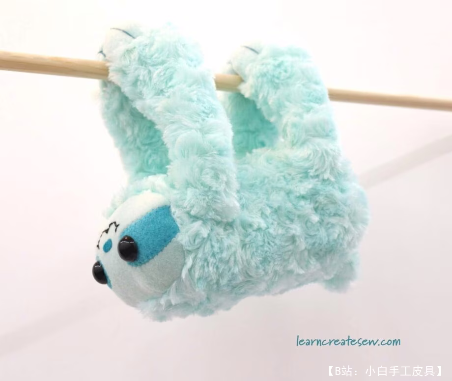 毛绒玩具树懒的图案 - 1