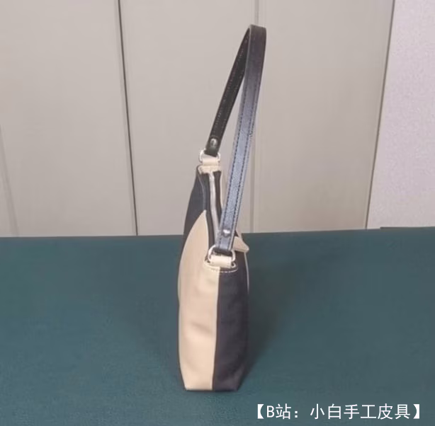 带皮革肩带和拉链隔层的女式布袋图案 - 2