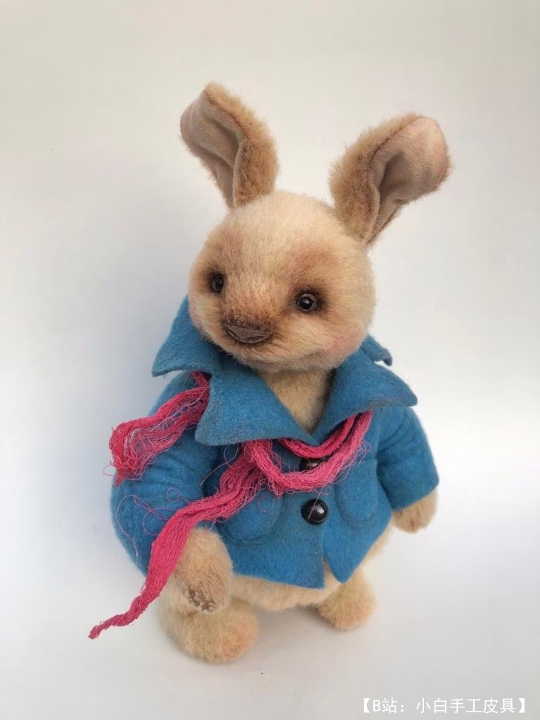 小布艺毛绒玩具“兔子”与衣服的图案 - 1