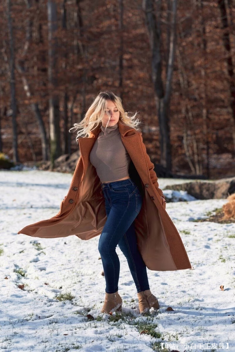 带贴袋的腰带下女式外套的图案 - 1