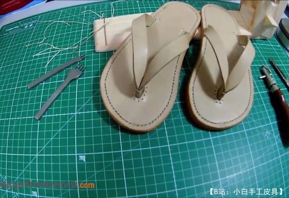 皮革夹趾拖鞋图案 - 1