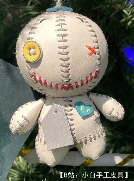 图案皮革玩具巫毒娃娃 - 1