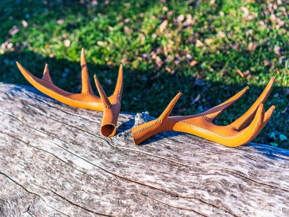 室内墙壁上皮革鹿头的图案 - 2