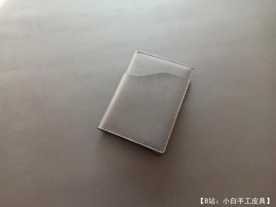 带银行卡和钞票隔层的皮革护照封面图案 - 3