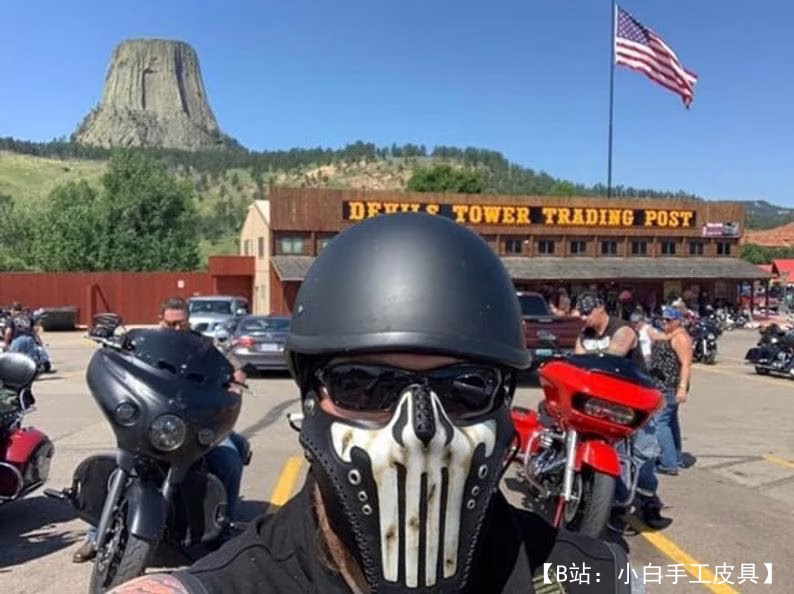 惩罚者骑自行车的人皮革面具图案 - 1