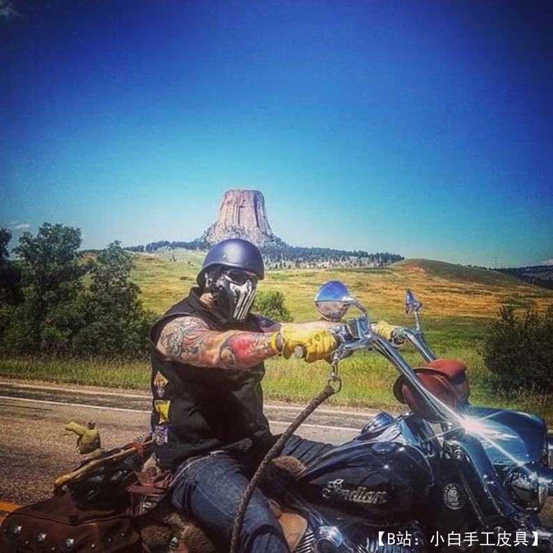 惩罚者骑自行车的人皮革面具图案 - 3