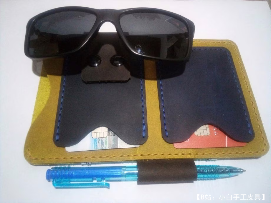 驾驶员汽车遮阳板皮革整理器的图案 - 1