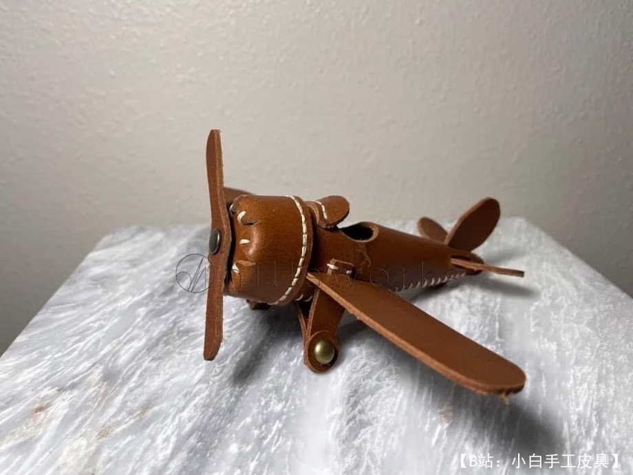 皮革飞机玩具图案 - 3