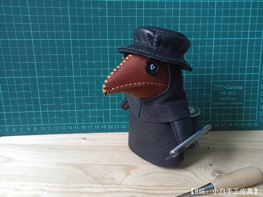 图案皮革玩具瘟疫医生戴帽子 - 2