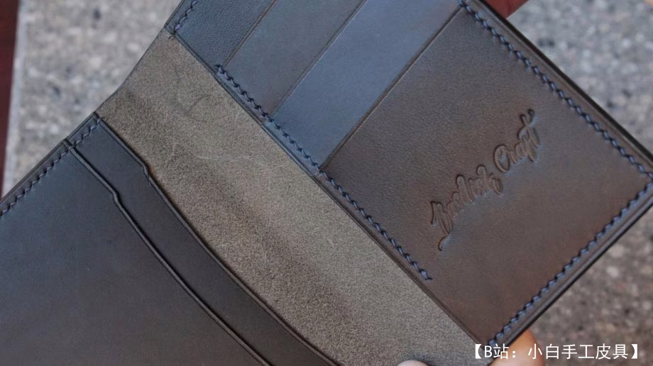 带卡槽的皮革文件封面图案 - 2