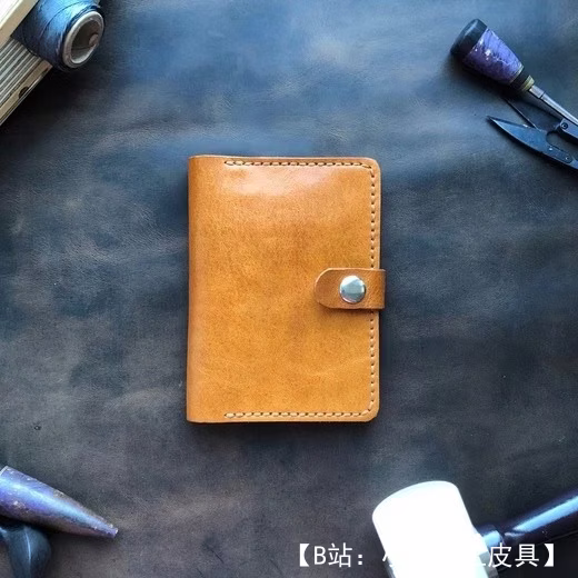 用于卡、护照和现金的双折钱包图案 - 1