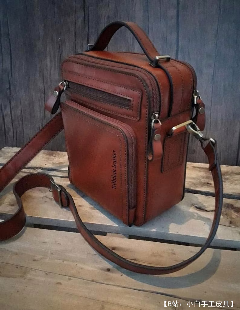 图案皮革男士斜挎文件袋，带 3 个拉链隔层 - 1