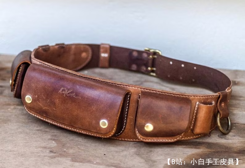 有许多小袋的皮带的图案 - 1