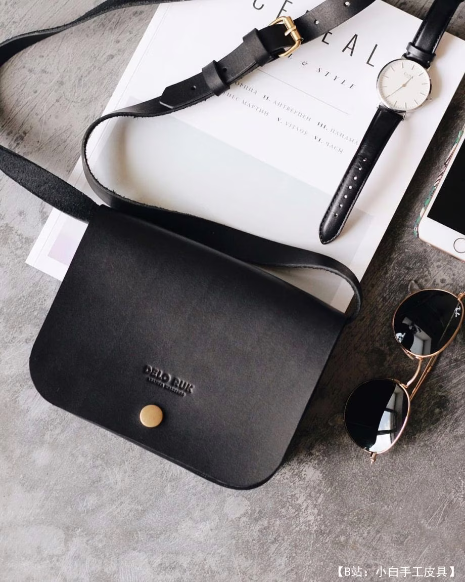 简约皮革女式斜挎包的图案 - 1