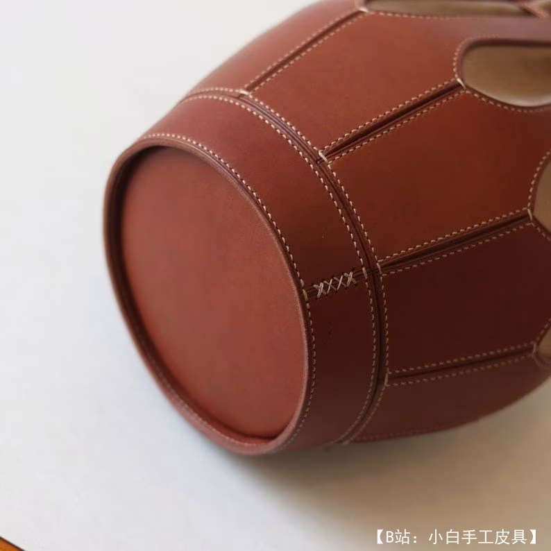 带抽绳的皮革水桶包的图案 - 2