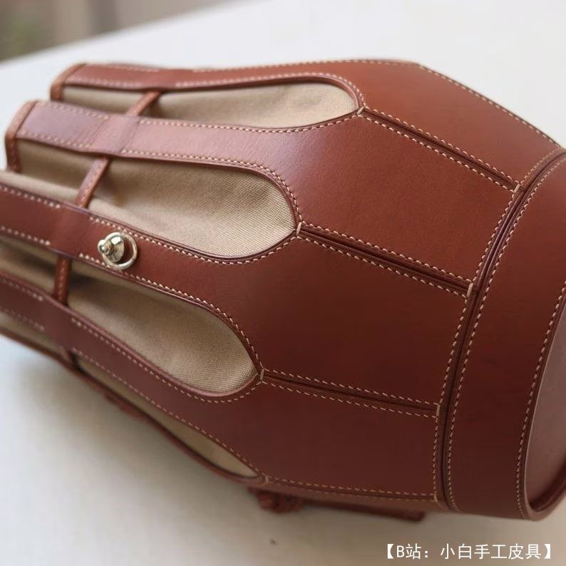 带抽绳的皮革水桶包的图案 - 3