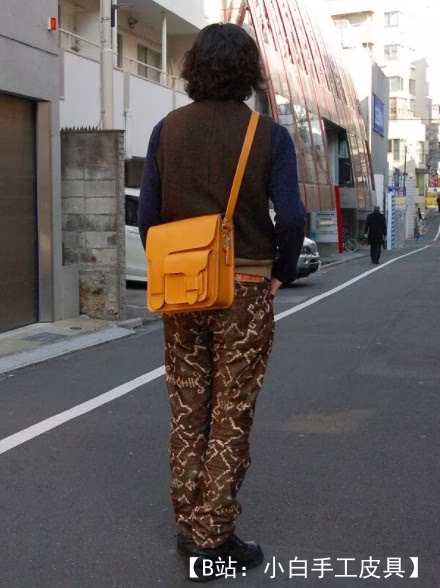 肩部皮革邮差包图案，带翻盖，出自亚洲大师之手 - 3