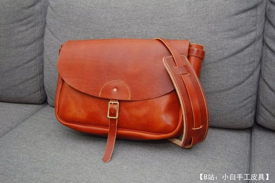 简单软皮革斜挎包的图案 - 1