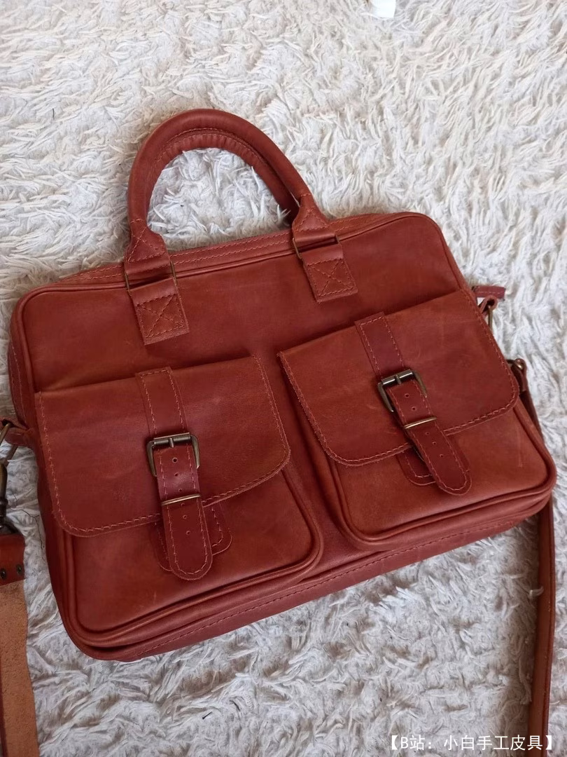 15.6 英寸笔记本电脑和文件的皮包图案 - 1