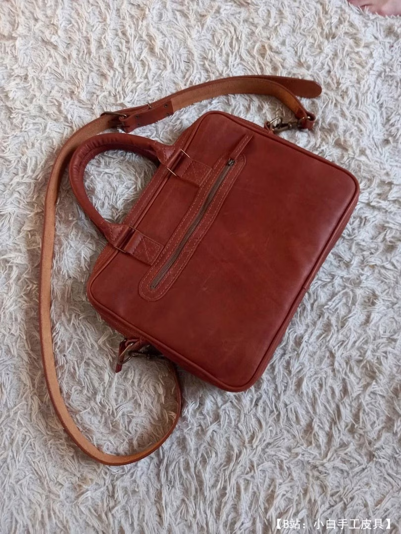 15.6 英寸笔记本电脑和文件的皮包图案 - 2