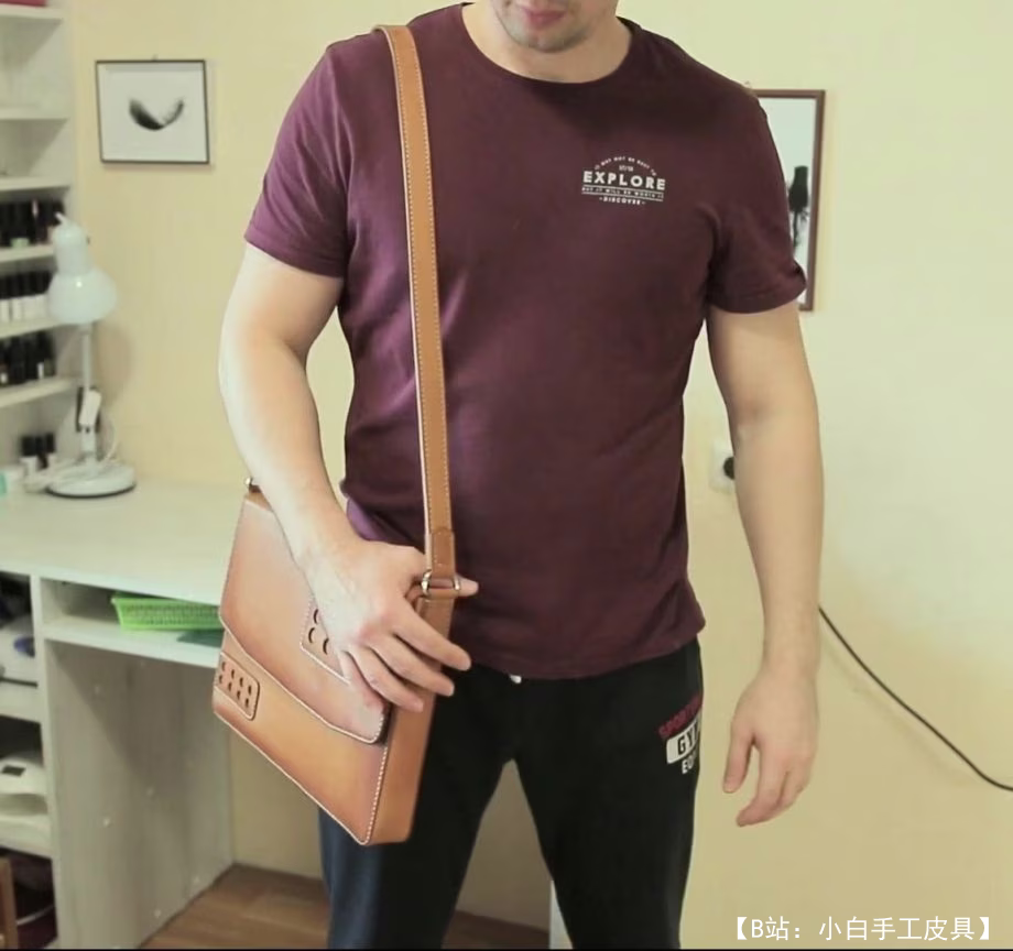 小号皮革男士斜挎包的图案 - 3