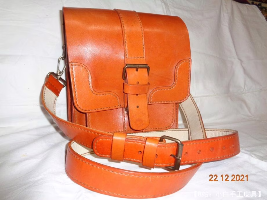 用于文件和其他物品的皮革男士包的图案 - 1