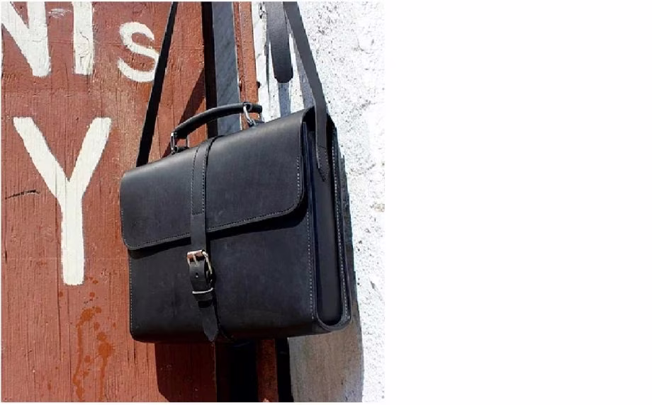 带皮革文件的公文包图案 - 2