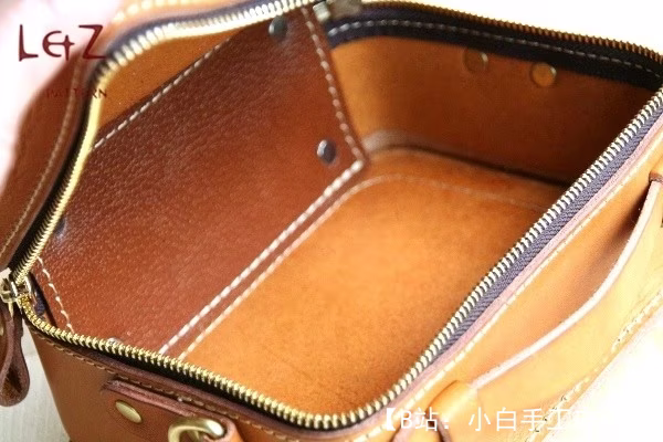 一个小皮革手提箱的图案 - 2