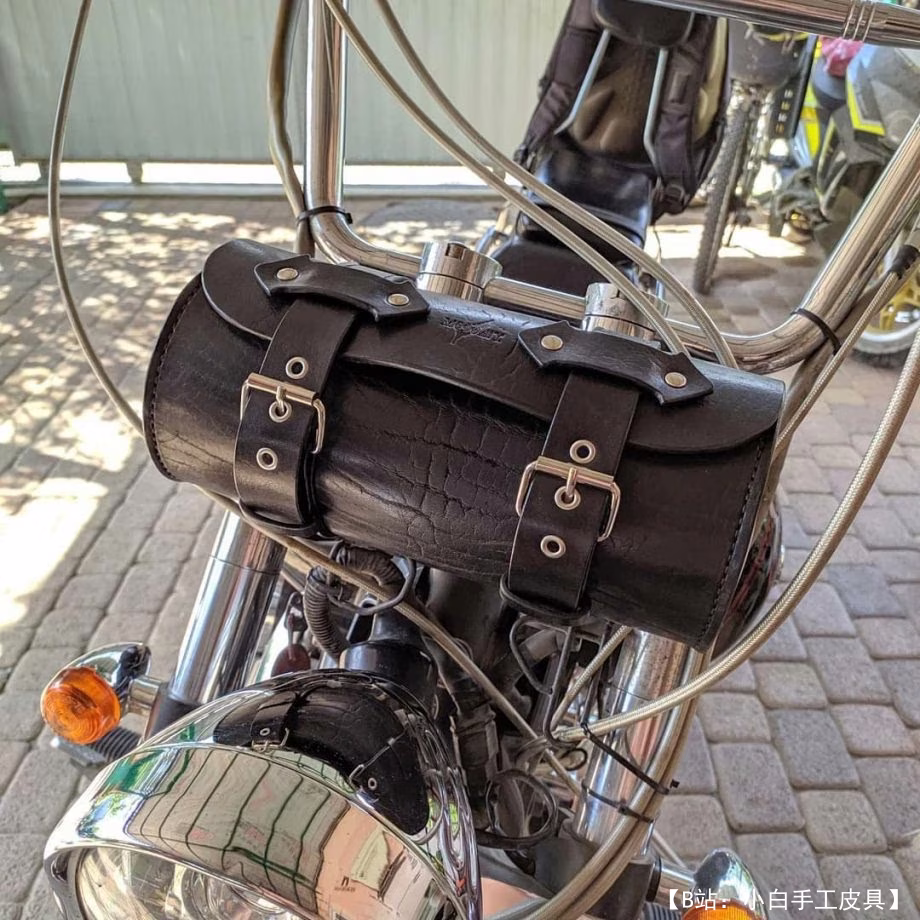 真皮摩托车包袋图案。 - 1