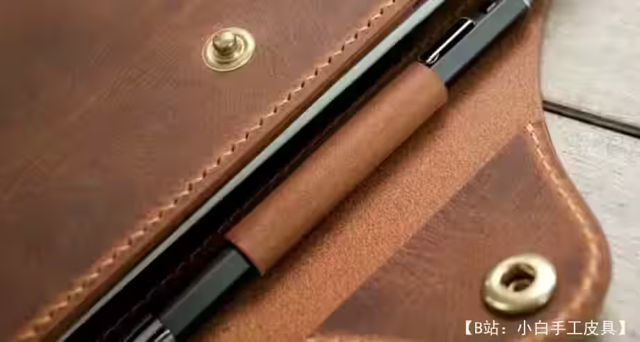 带 A5 日记本的皮革封面图案 - 4